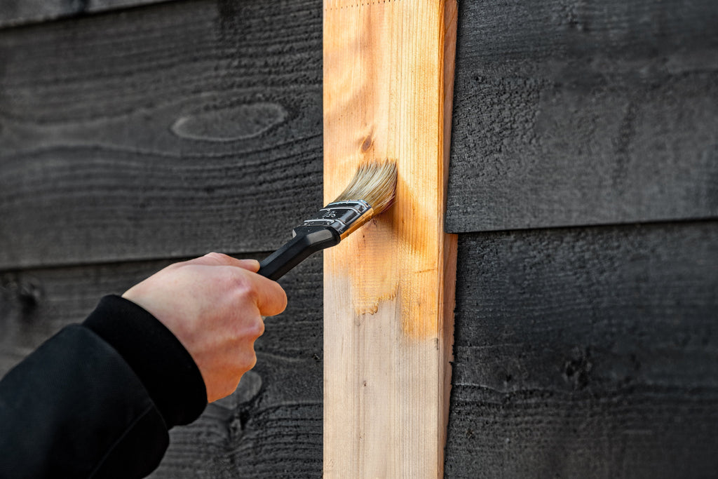 Juiste Behandeling van Hout voor Blokhutten: Bescherming en Onderhoud Tips