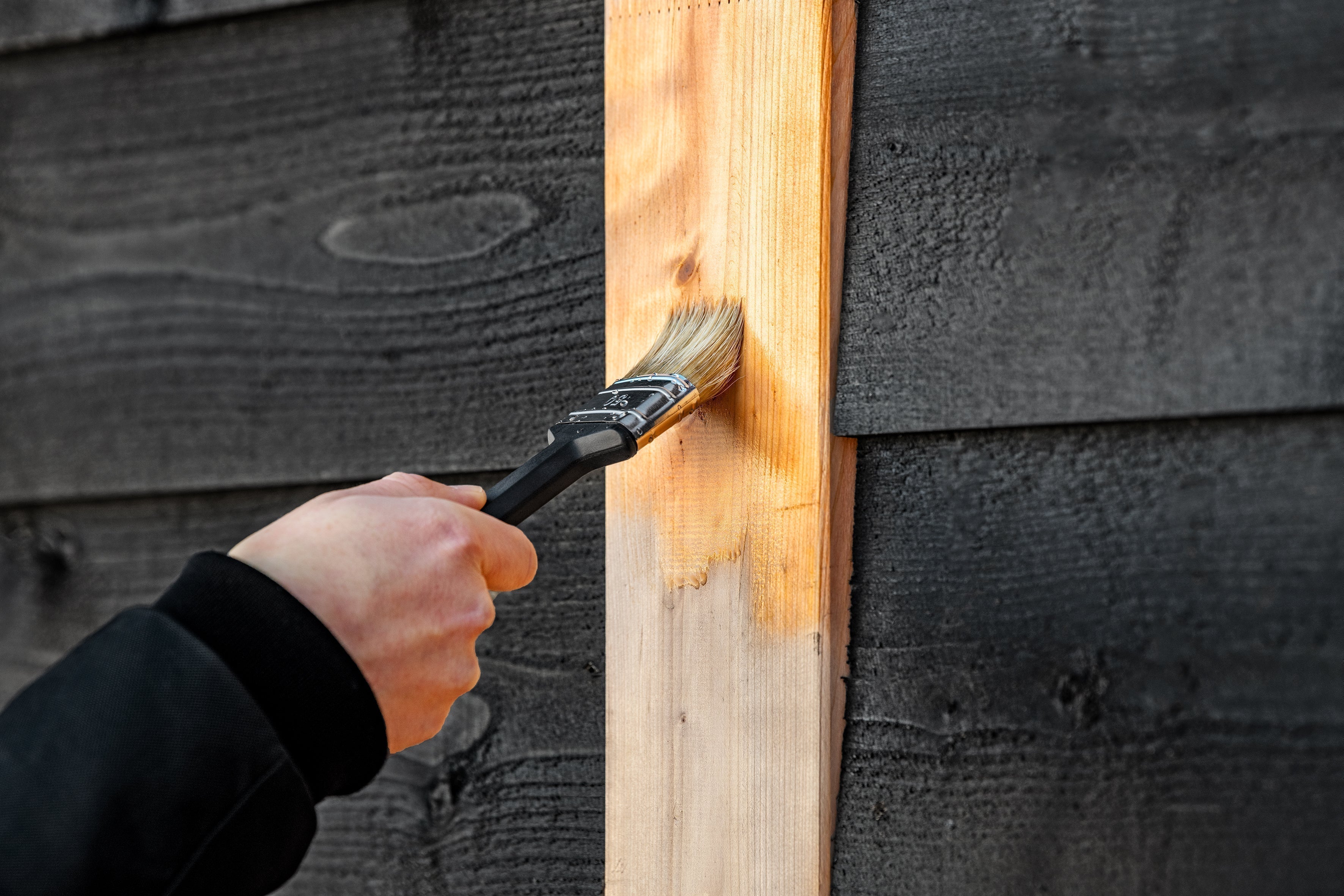 Juiste Behandeling van Hout voor Blokhutten: Bescherming en Onderhoud Tips